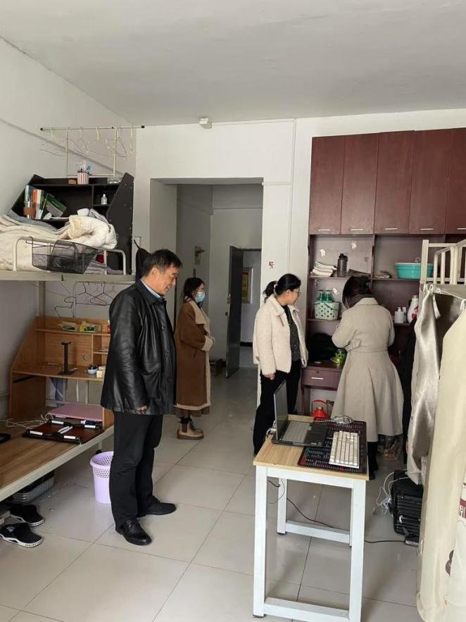 开元棋牌官方平台限时优惠认真做好学生