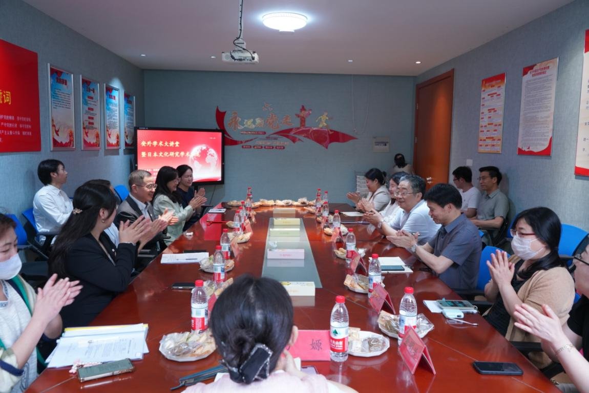 引导教职工党员以实际工作成效践行共产