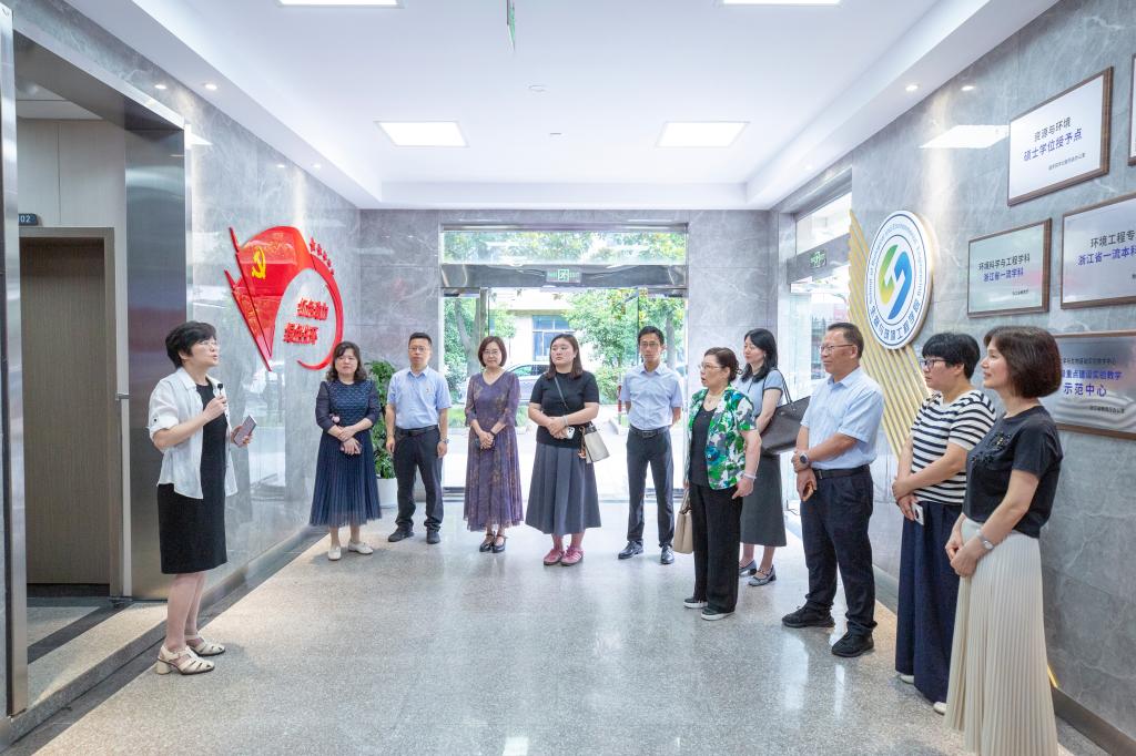undefined 副校长刘银国